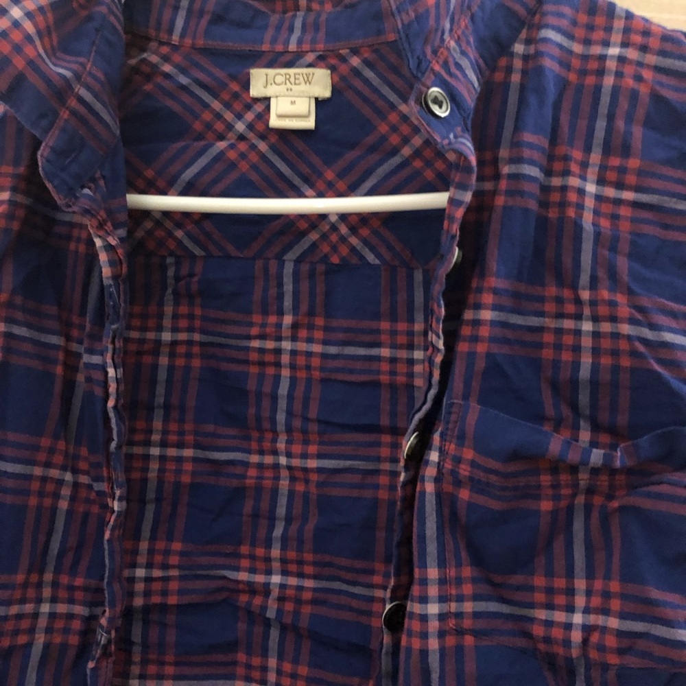 Button up. - Picture 3 of 3